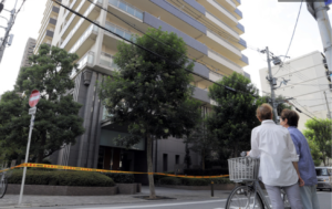 大阪市北区与力町26階建てマンションで女児が転落し死亡