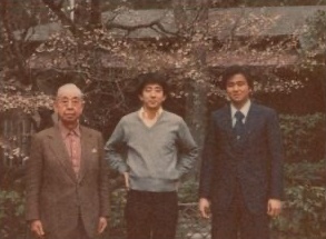 （左）岸信介元首相（中央）安倍晋三さん（左）岸信夫さん